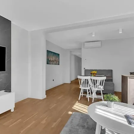 Jelena 1 - Exklusiv בית הארחה 3*