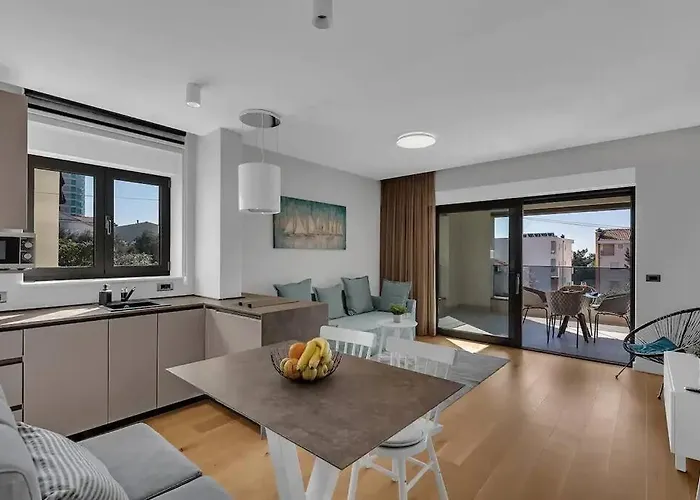 Jelena 1 - Exklusiv 3* מאקרסקה