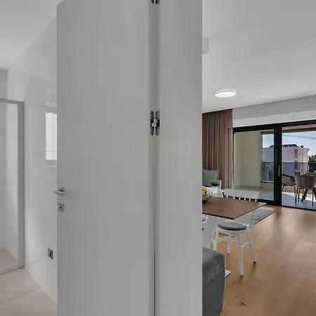 Jelena 1 - Exklusiv 3*