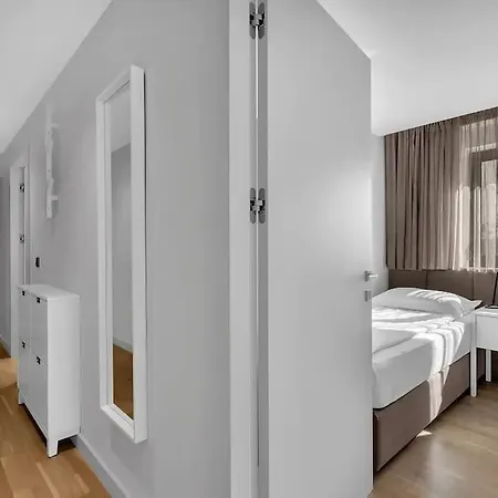 Jelena 1 - Exklusiv 3*