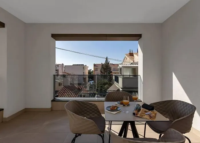 Jelena 1 - Exklusiv 3*