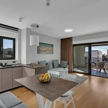 Jelena 1 - Exklusiv 3* Макарска