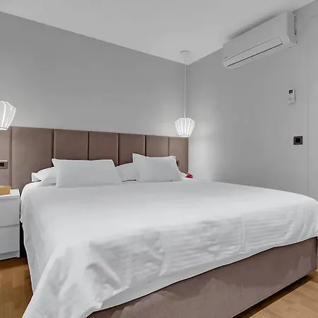 Jelena 1 - Exklusiv Макарска